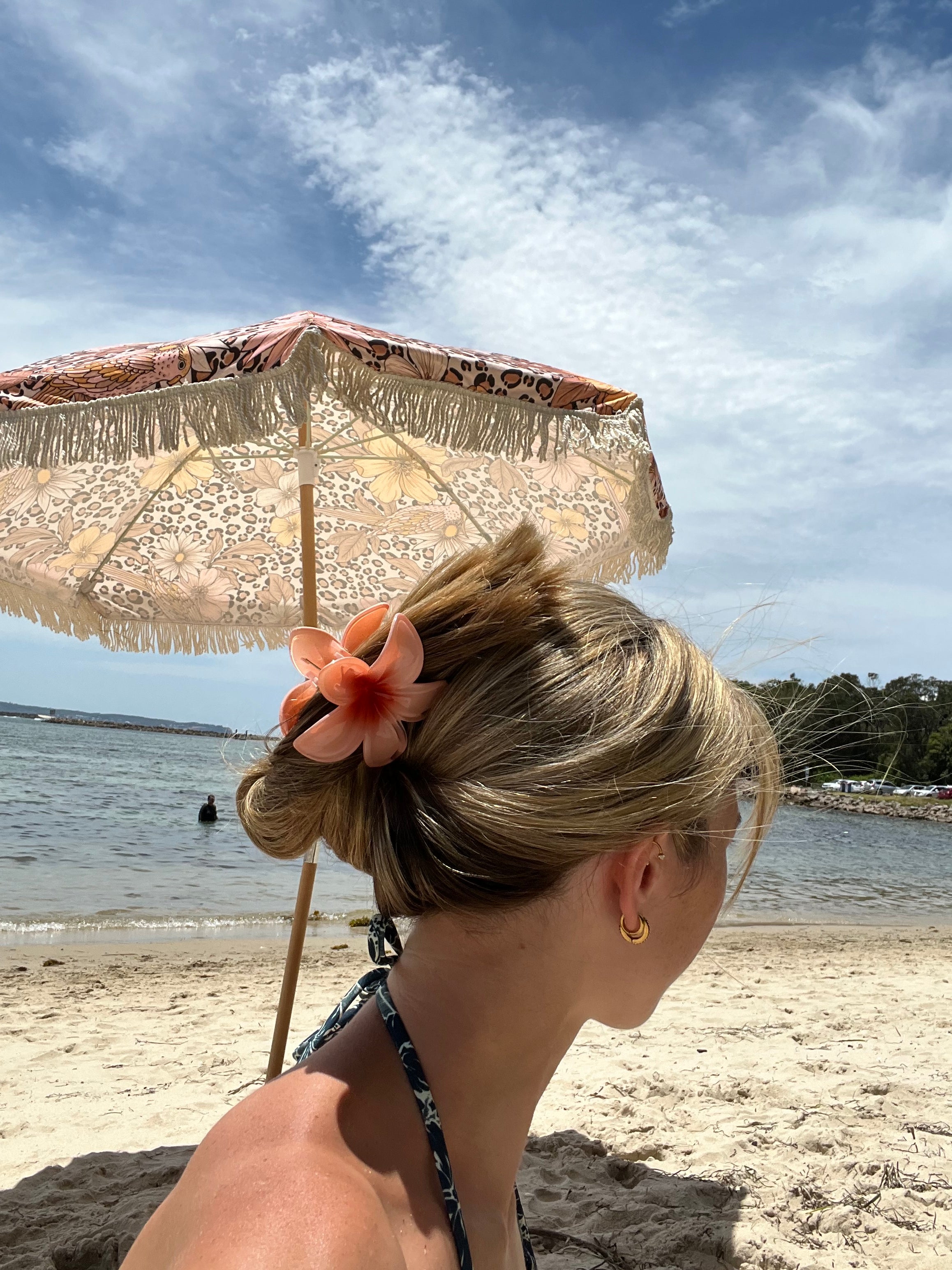 Frangipani Claw Clip